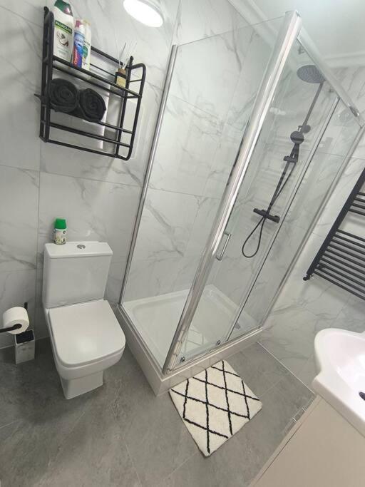 Studio Style Room, Near Tooting Broadway Station Londra Exterior foto